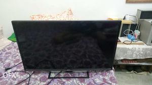 14 months old 32 inch Micromax Led