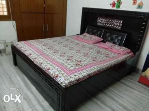 Double bed with box+ Sleepwell mattress in