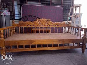 Good quality wooden diwan with pillows..big size