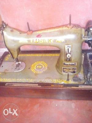 Hand sewing machine, new condition,no problem
