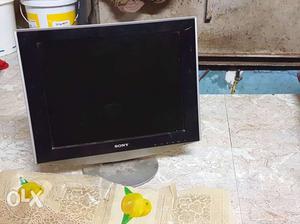 It is an sony monitor of 15 inch any body wants
