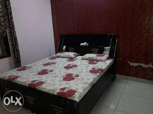 King size bed with 6 inch mattress contact