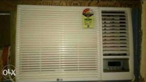 LG ac Its in a gud condition bt a bit old its