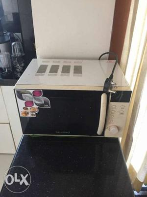 Microwave 4 years old  RS only