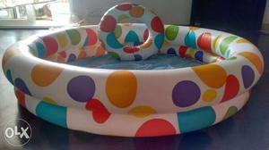 Swimming pool for children. New in condition and