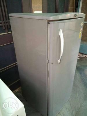 220 ltr fridge In excellent working condition