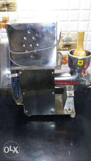 Brand new juicer in working condition...no defect