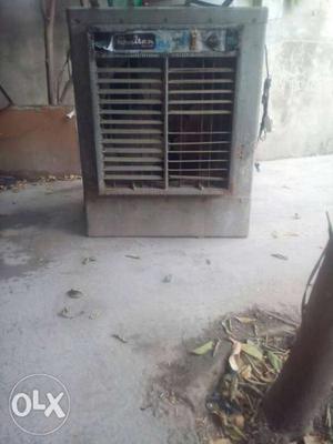 Cooler in gud condition.garmi wch a.c wang kam