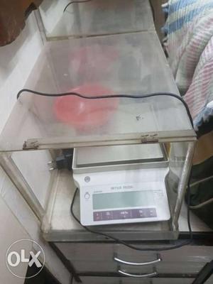 Precision weighing scale 001 gm to  gm