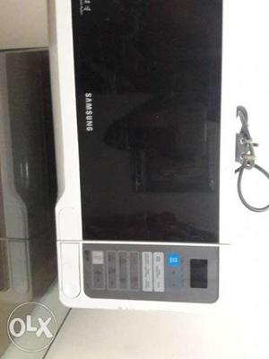 Samsung Microwave (White)