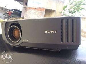 Sony Projector sale for immediately call to nine