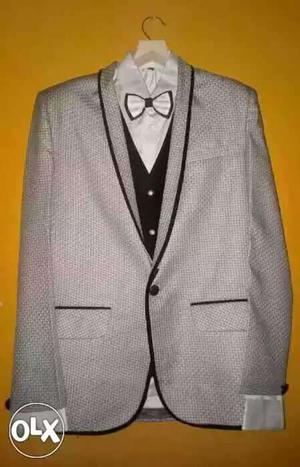 Blazer with full set.It is in best condition.only