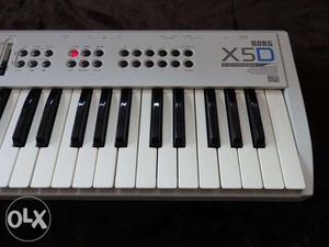 Korg x5d white synthesizer