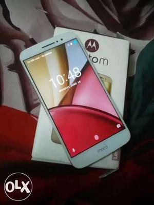 Moto m 65/4gb with Bill box charger headphone fix price