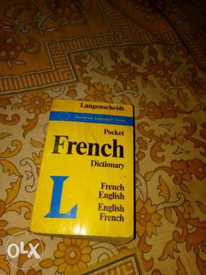 Pocket French Dictionary Book