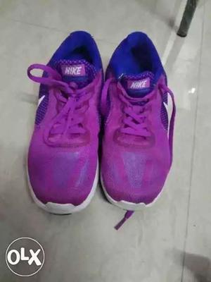 Purple Nike running shoes. UK 6