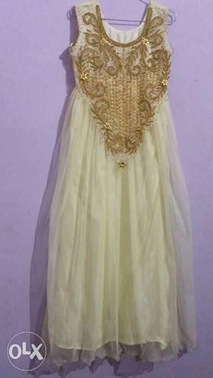 Women's White And Yellow Sleeveless Dress