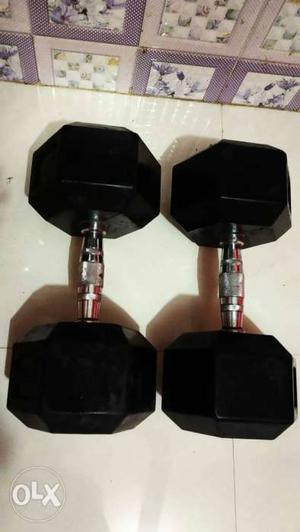  kg dumbells.. price negotiable