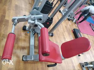 5 months old leg extension and curl machine with