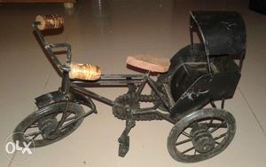 A vintage lookalike cycle rickshaw miniature