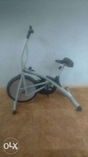 Aerobic cycle with arm swing in good condition 3 years old