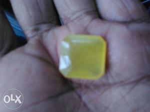 Brazilian Yellow Topaz Gemstone. weight 12 carat