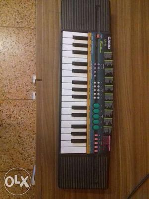 Casio with adopter 100 sound tone bank
