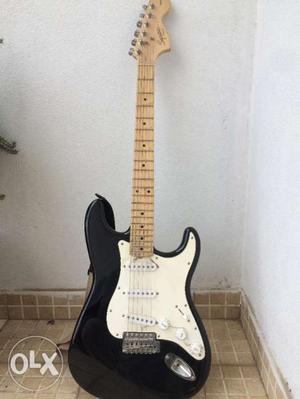 Fender Stratocaster Electric Guitar Maple Neck