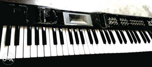 Korg x5d want to sell on price . Call me on