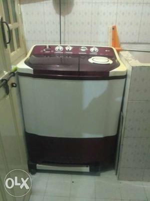 LG washing machine of 6.8kg in good working