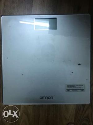 Omron weighing machine in perfect condition