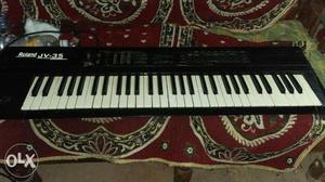 Roland JV 35 keyboard for sale in working condition only