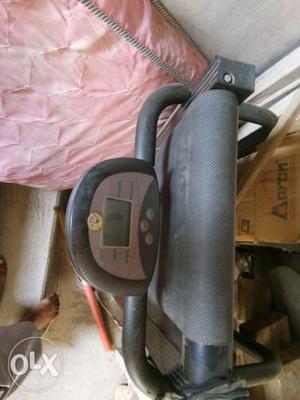 Treadmill (manual) in good working condition