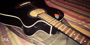 Yemaha semi acoustic guitar with bag