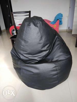 Bean bag used only 2 mnths colour black