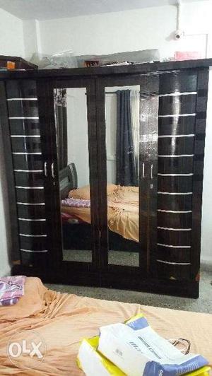 Bed with storage / Wardrobe 4 door Set Rs 40 k Vashi