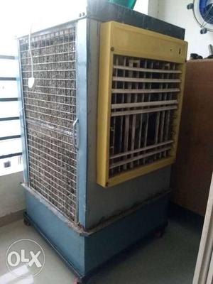 Heavy duty water cooler with exhaust fan in good