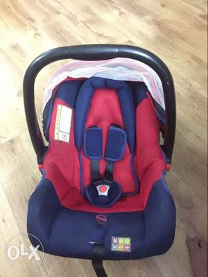Selling 1.5yrs old mee mee infant car seat