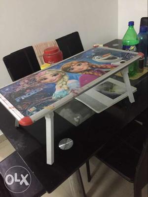 Toddler's Multicolored Disney Frozen Graphic Table