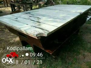  billiards table in good condition cloth