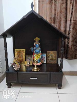 3+1+1 sofa set and a small temple like stand