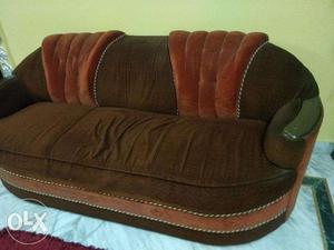 5 (3+2) seater sofa, Maroon color