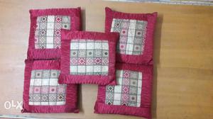 5 pcs Cushion set with cover.