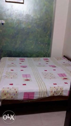 6/6 beds with mattress