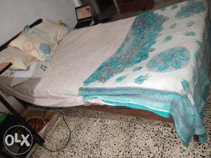 Bed diwan palang with good condition 6*3