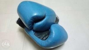 Boxing glouse