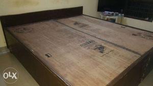 Double bed box in very good condition for sale in nayagaon