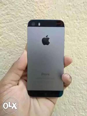 IPhone 5s 16gb space grey with full kit (charger