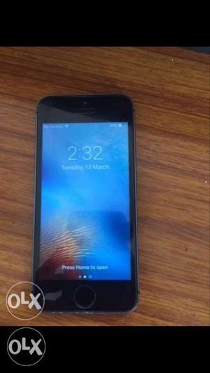 IPhone 5s 32 gb only phone and box black silver
