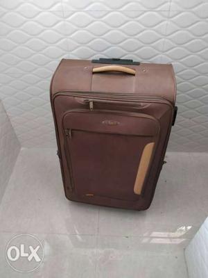 Large size suitcase good condition, Skybag